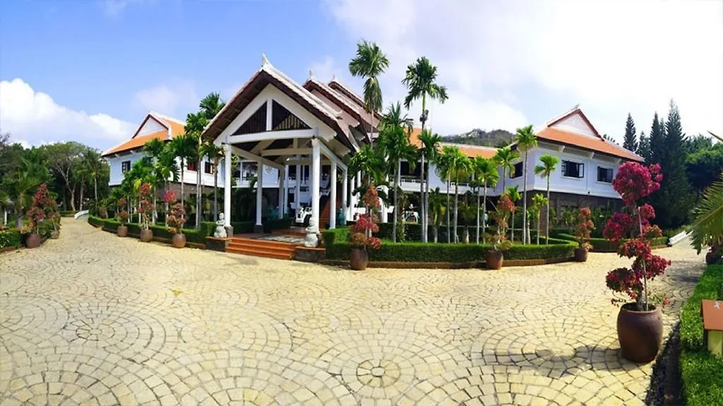Long Hai Beach Resort Vung Tau 4*,